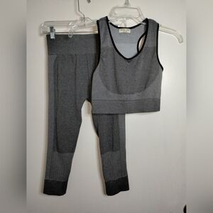 Riva USA (One Size) Gray Stretch Crop Top & Pull-on Leggings Matching (2PC) Set